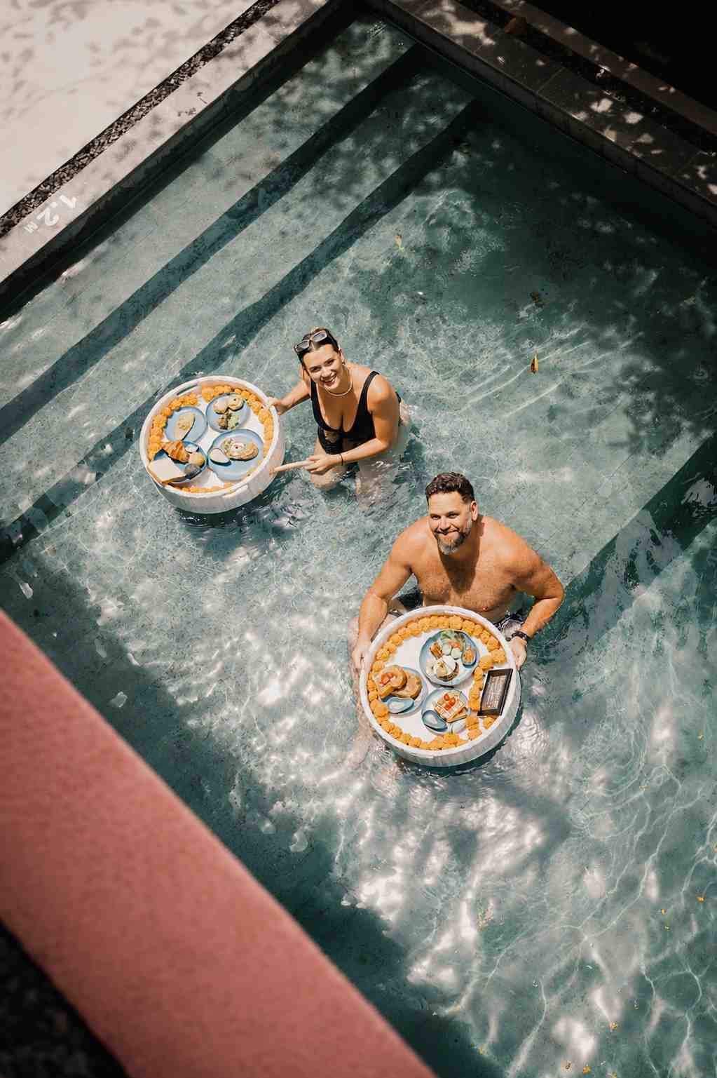 Breakfast floating